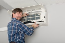 Instalare de aer condiționat DIY