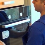 Instalați-vă și conectați-vă la cuptor
