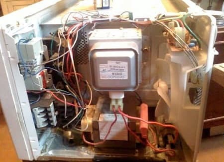 De ce nu funcționează magnetronul cu microunde?