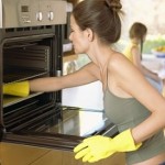curățarea cuptorului de depuneri de grăsime și carbon