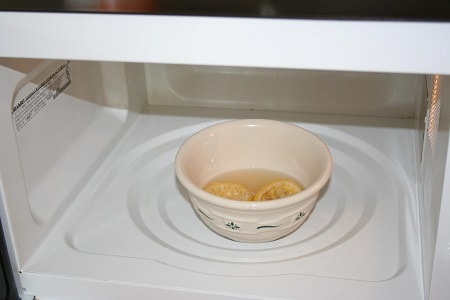 cum să spălați rapid cuptorul cu microunde în interior