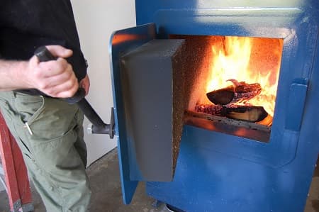Cum se alege un cazan pe combustibil solid după tipul de combustie