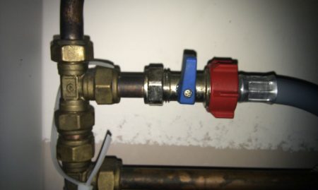 conectarea mașinii de spălat vase la apa fierbinte