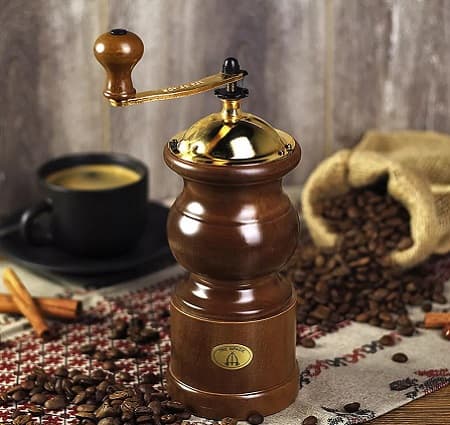 Chiar și un râșniță de cafea are contra